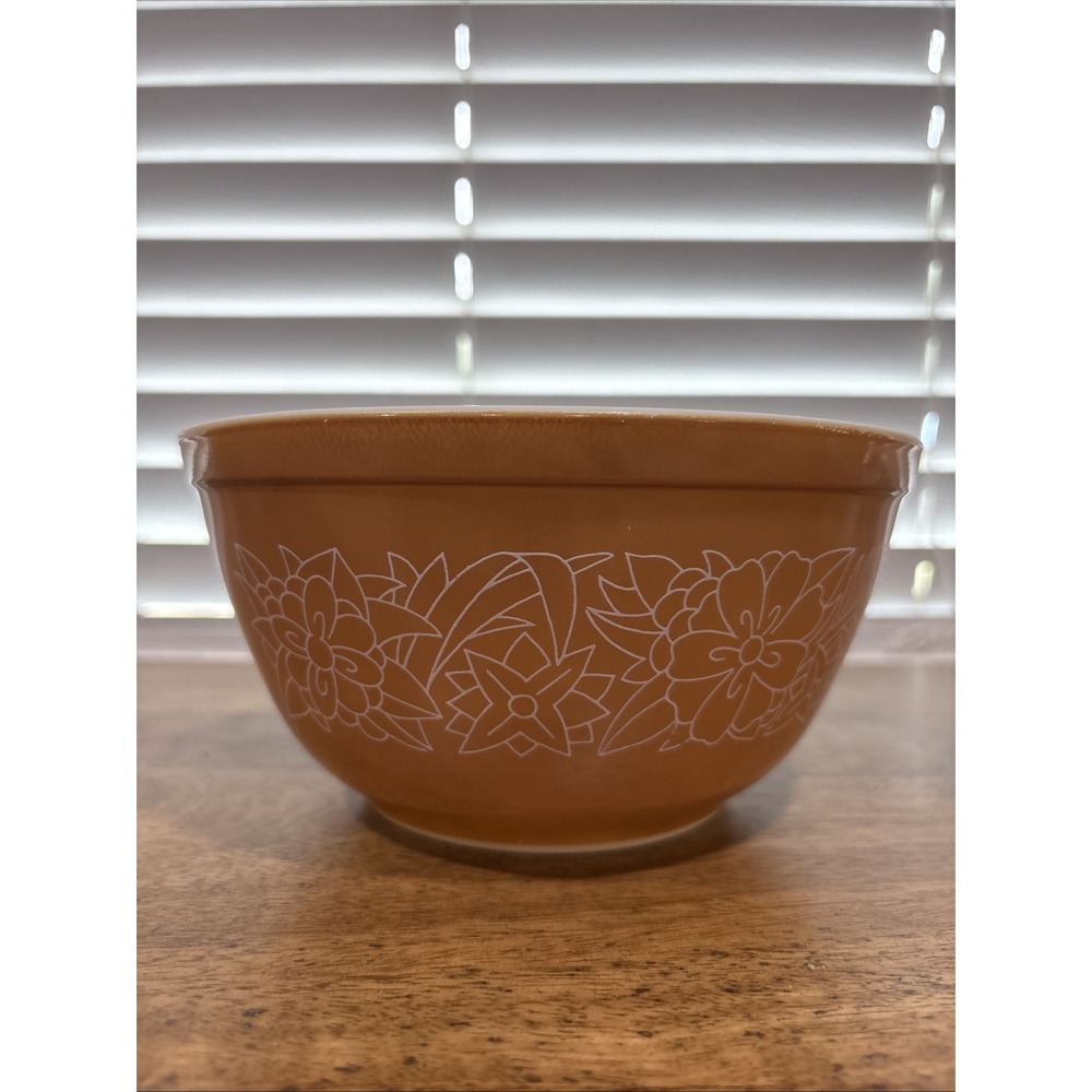 Vintage Pyrex Woodland Tan Mixing Bowl-see Photos For Small Scratches